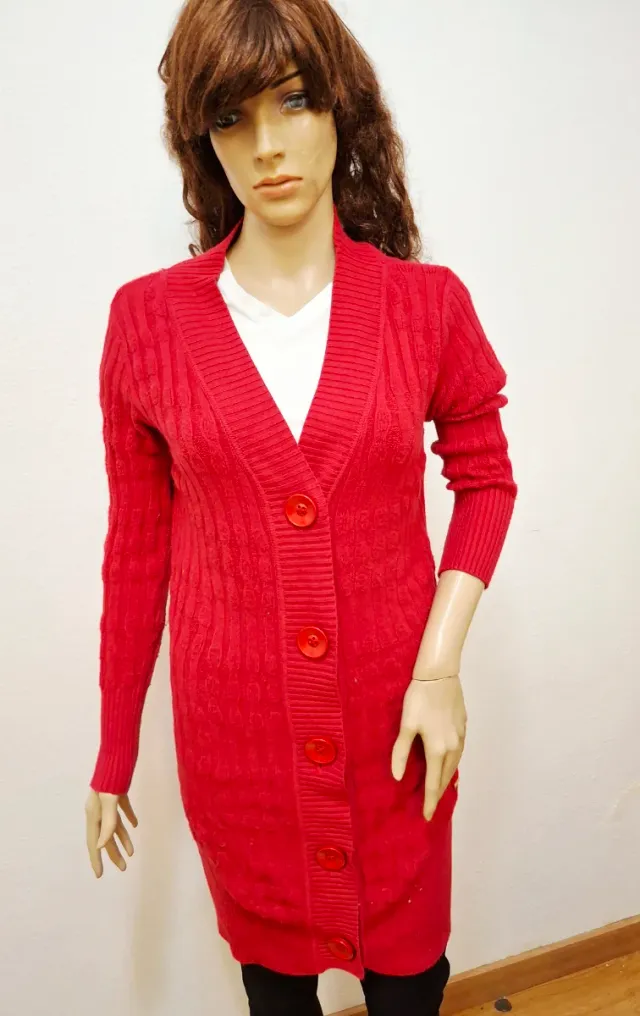 Cárdigan rojo largo con botones