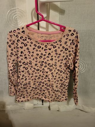 camiseta marron niño primark