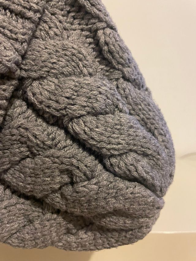 Gorro Mango Gris Trenzado