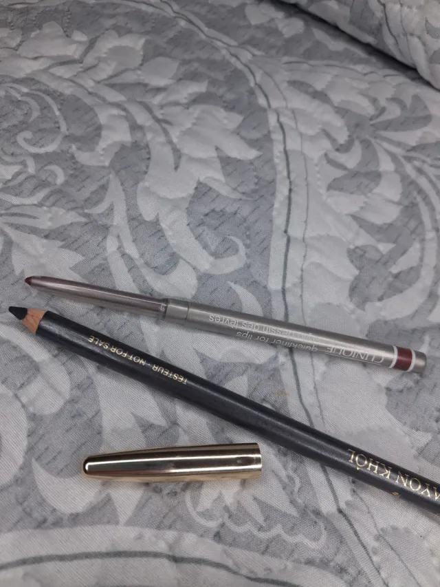 Lápiz de ojos y labios