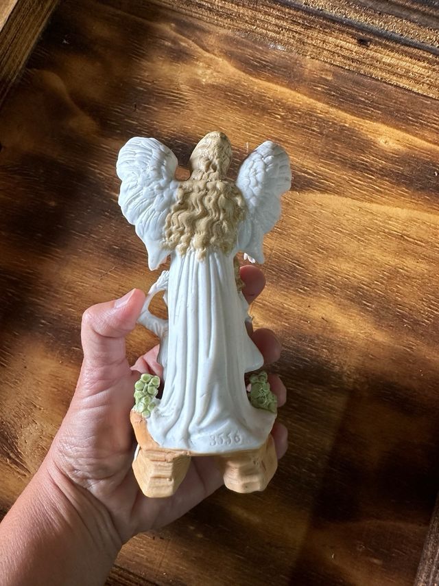 Figura Ángel con Niños Navidad