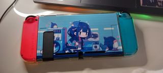 Nintendo Switch V2 + Pokémon Scudo e Spada