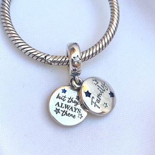 CHARM FAMILIA COLGANTE