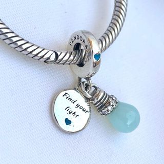 CHARM BOMBILLA BRILLA OSCURIDAD