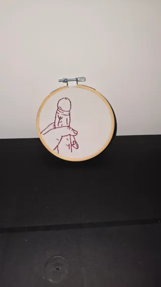 Bordado em bastidor fálico