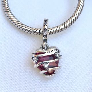 CHARM CORAZÓN MURANO Y PIEDRAS