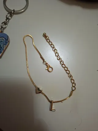 Cadena con corazón y letra L