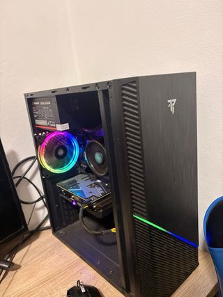 PC Gaming Fantech Negro con Cristal (negociable)