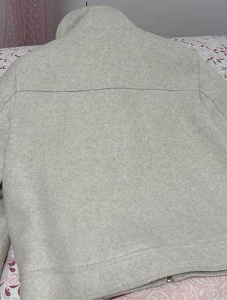 Cazadora beige corta