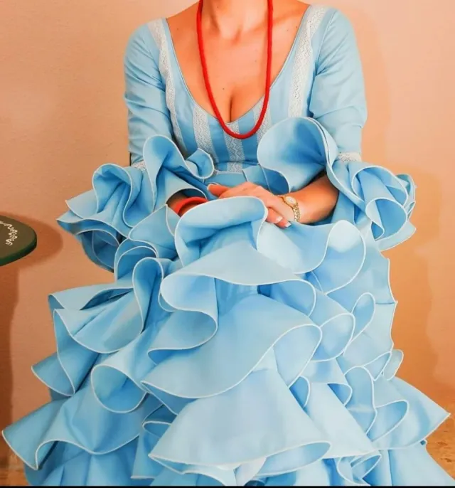 Traje de Flamenca Azul Volantes