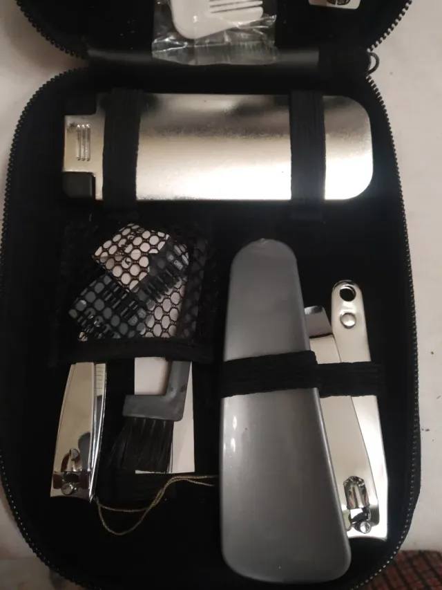 Neceser de viaje con accesorios