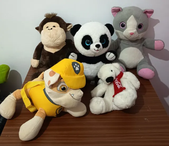 Lote de 5 peluches: mono, panda, gato, perro y oso