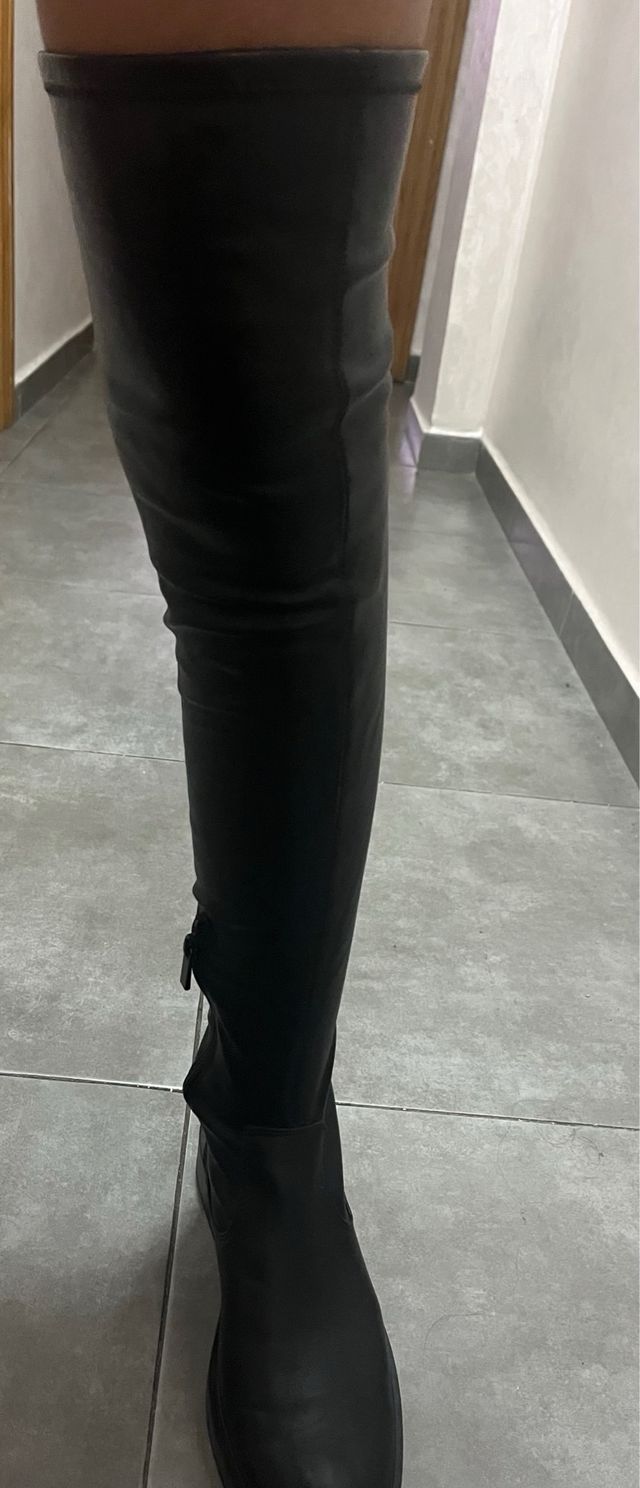 Botas altas Stradivarius negras nuevas