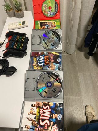 Juegos PS2 Buzz! y 4 mandos Buzz