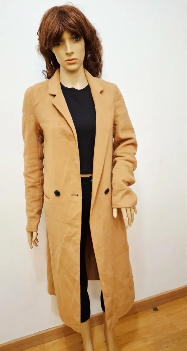 Abrigo largo beige y negro