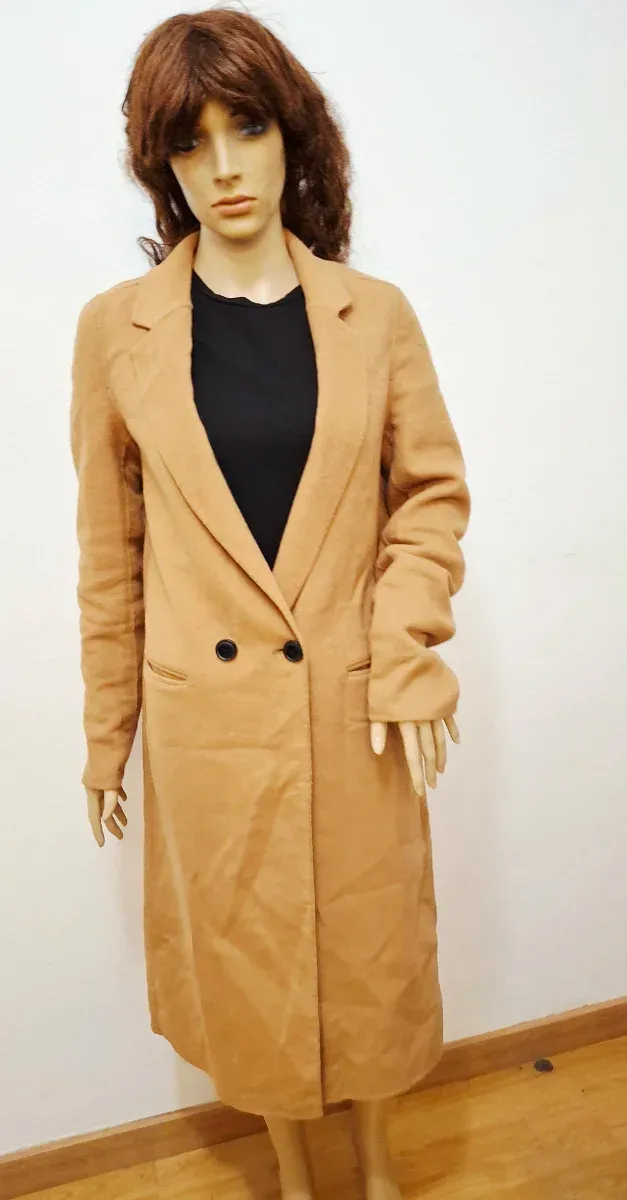 Abrigo largo beige y negro