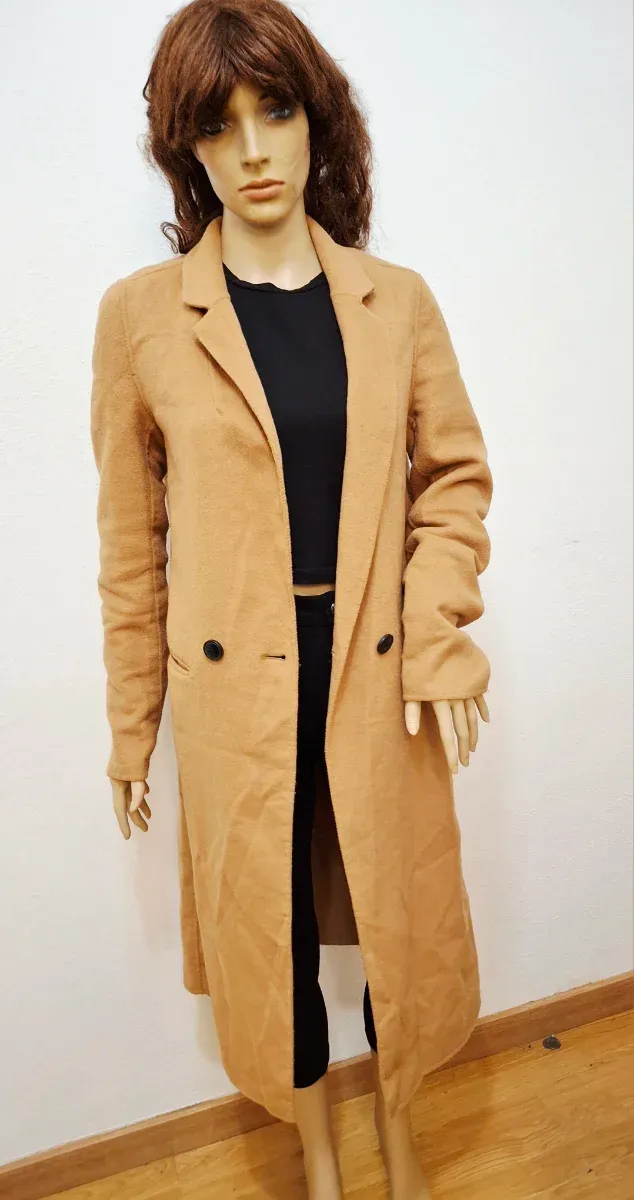 Abrigo largo beige y negro