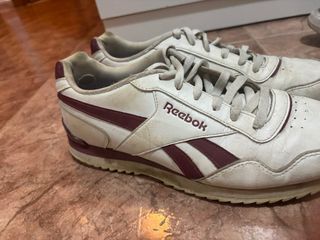 Zapatos Reebok Blancos y Rojos