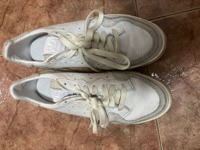 Tenis Adidas Blancos y Grises