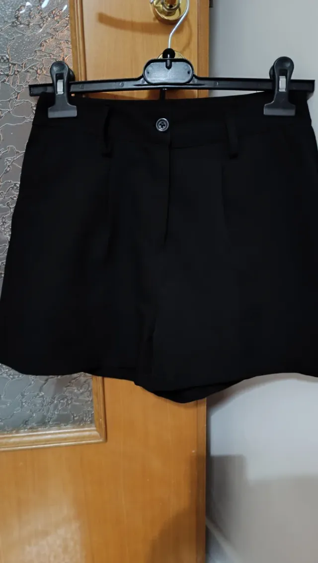 Pantaloncini neri donna Tg. M