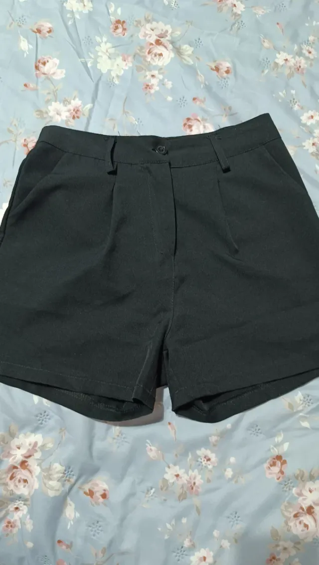 Pantaloncini neri donna Tg. M