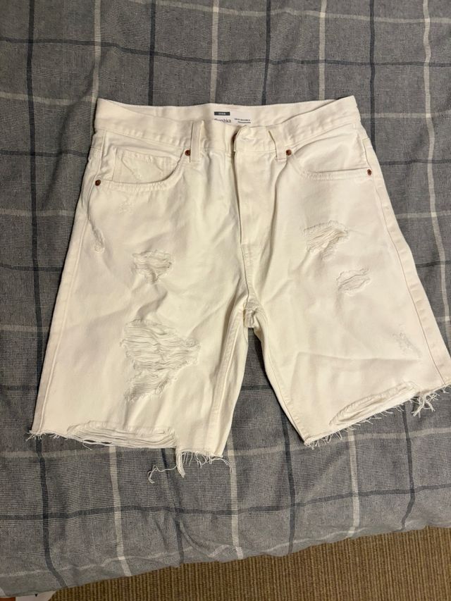 Bershka Pantalones Cortos Rotos Blancos