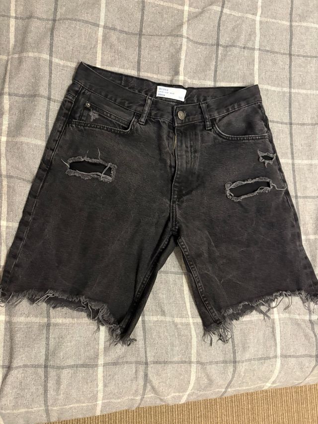 Bershka Pantalones Cortos Rotos Negros
