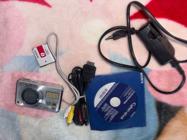 Cámara Digital Sony DSC-W290 Plata