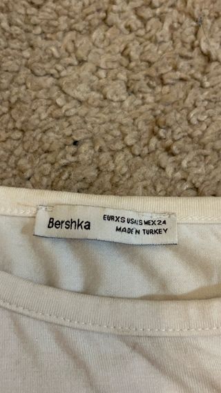 Camiseta Bershka mariposa girasoles