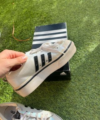 Zapatillas Adidas Blancas y Negras