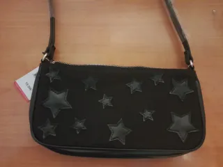 Bolso negro con estrellas sin estrenar