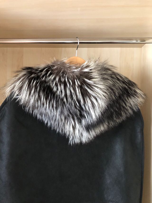 Estola Max Mara Piel Negro y Gris