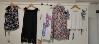 Lote de 5 prendas: vestidos y camisetas