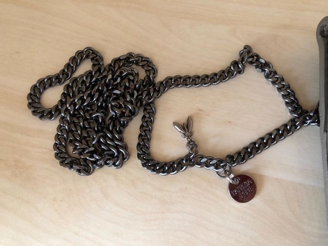 Bolso sobre Patrizia Pepe gris