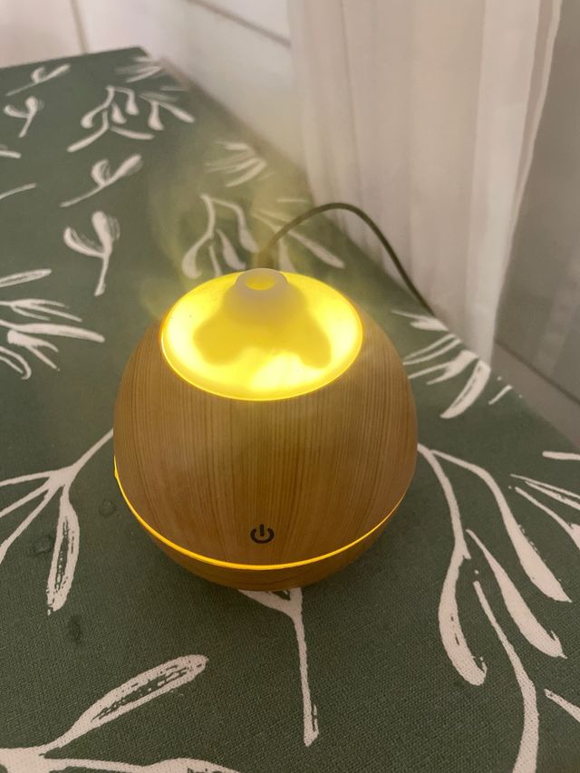 Humificador de madera y blanco