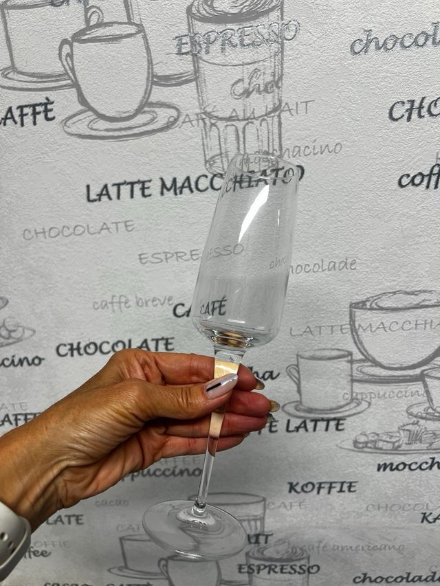 Juego 4 copas champán y 4 licor Thomas