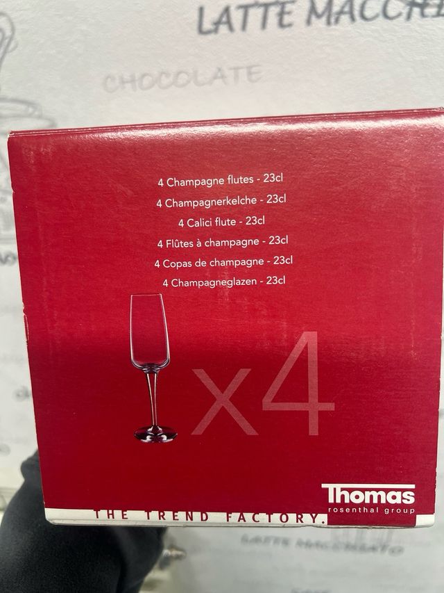 Juego 4 copas champán y 4 licor Thomas