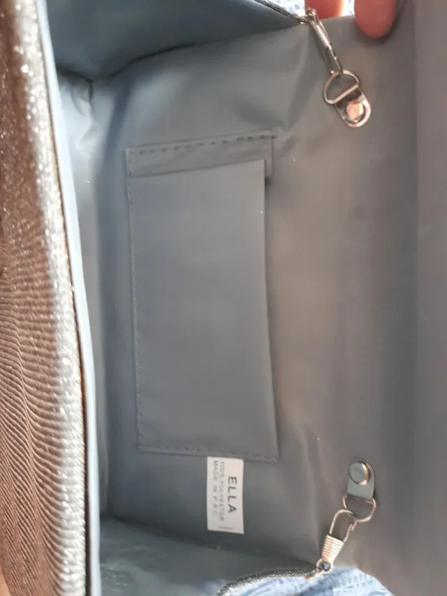 Bolso de fiesta plateado con cadena