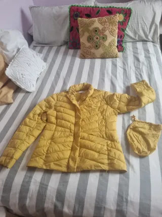 Anorak mujer mostaza