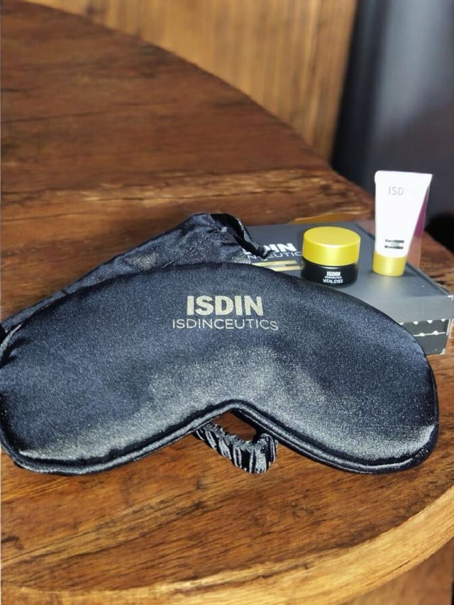 Caja Especial ISDINCeutics