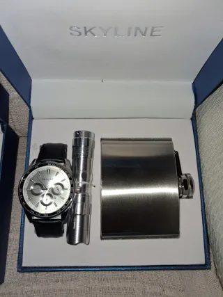 Set Reloj Skyline, Linterna y Petaca