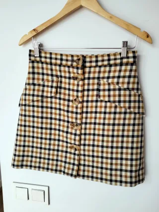 Falda mini cuadros beige y marrón