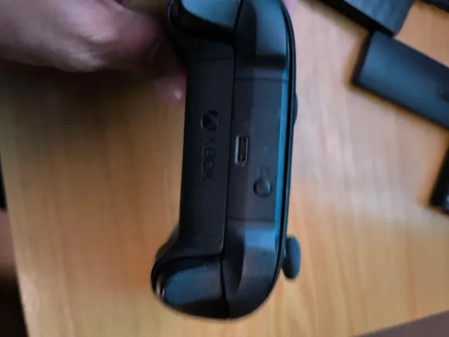 Mando Xbox Series Carbon Black