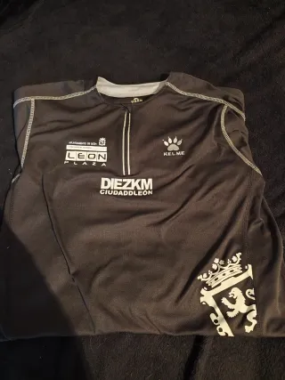 Sudadera Kelme 10K León Talla M