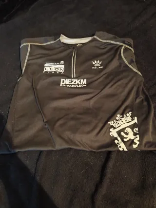 Sudadera Kelme 10K León Talla M