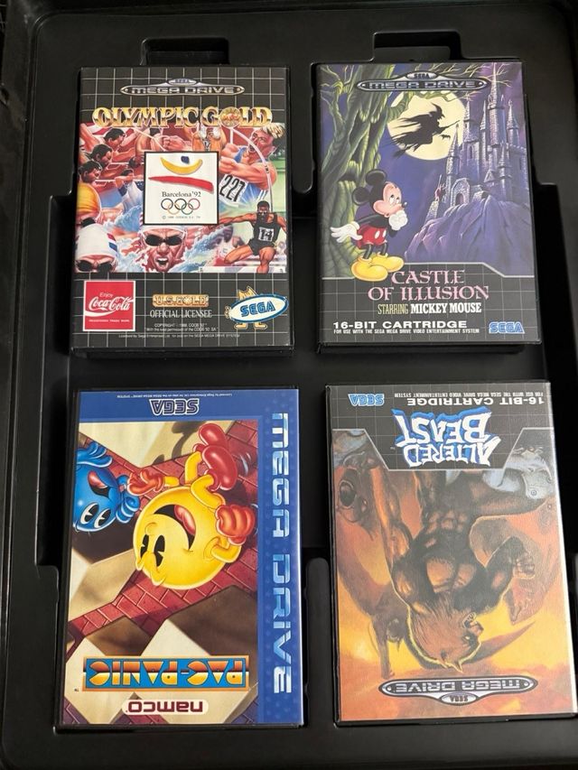 Maletín Sega Mega Drive con juegos