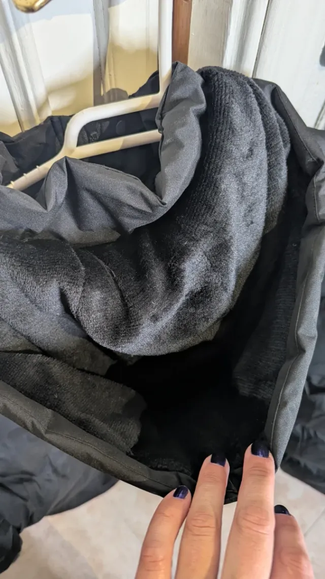 Abrigo preto para homem tamanho XL com capuz