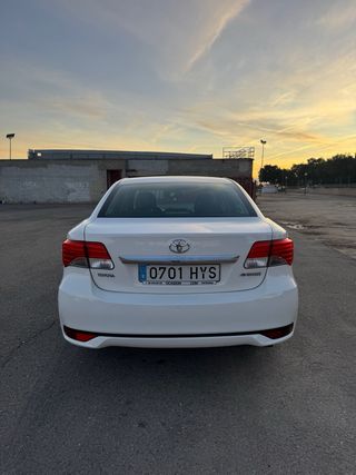 Toyota Avensis 2014