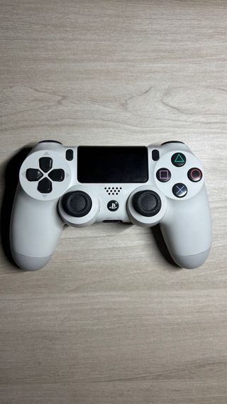 PS4 500GB Negra + Mandos