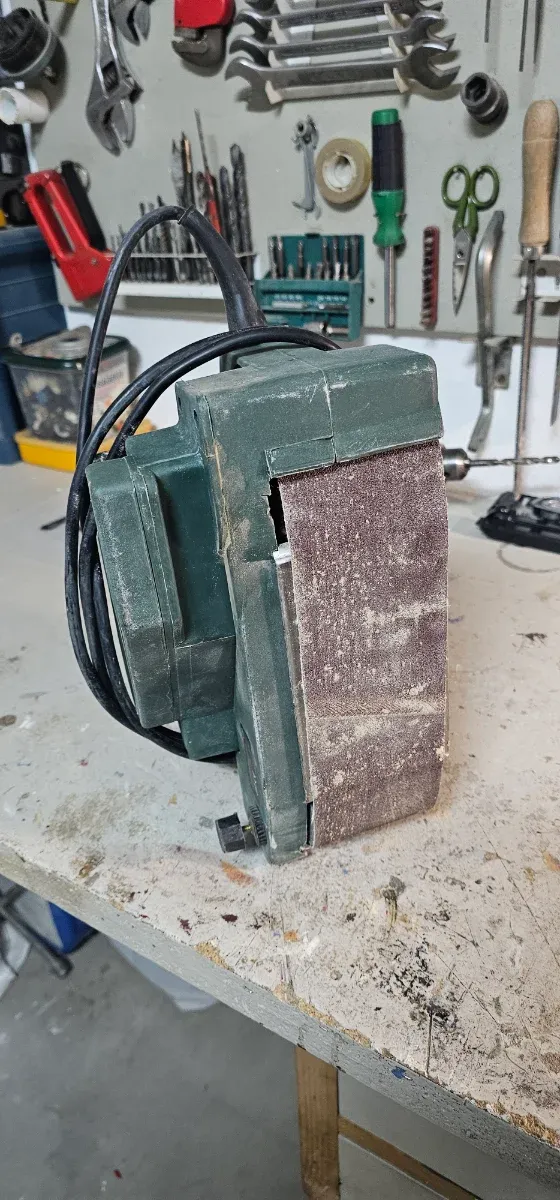 Lijadora de banda eléctrica